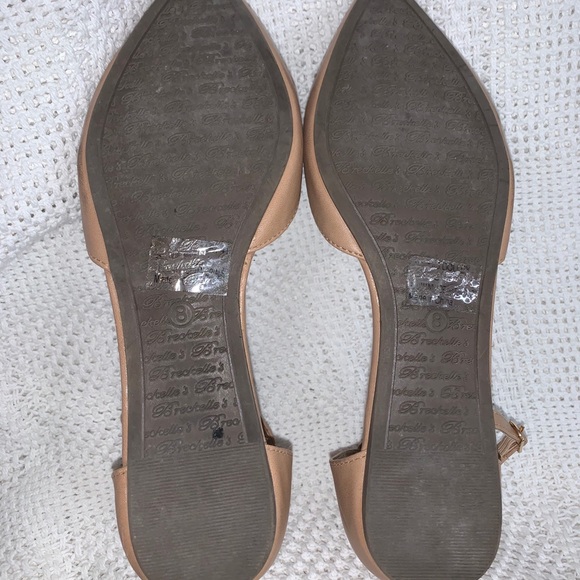 BRECKELLES Pointed Toe Nude Flats SZ 8.5 - Picture 2 of 3